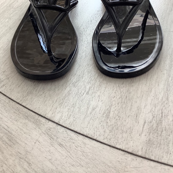 NWOB Valentino Black Thong Rubber Sandals sz 39 - Picture 2 of 7
